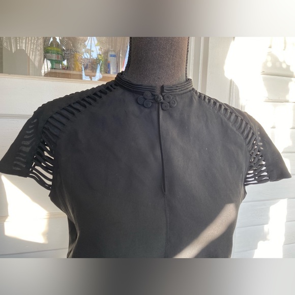 Asian inspired keyhole top with cutout cap sleeves, mandarin collar and peplum - Picture 2 of 8